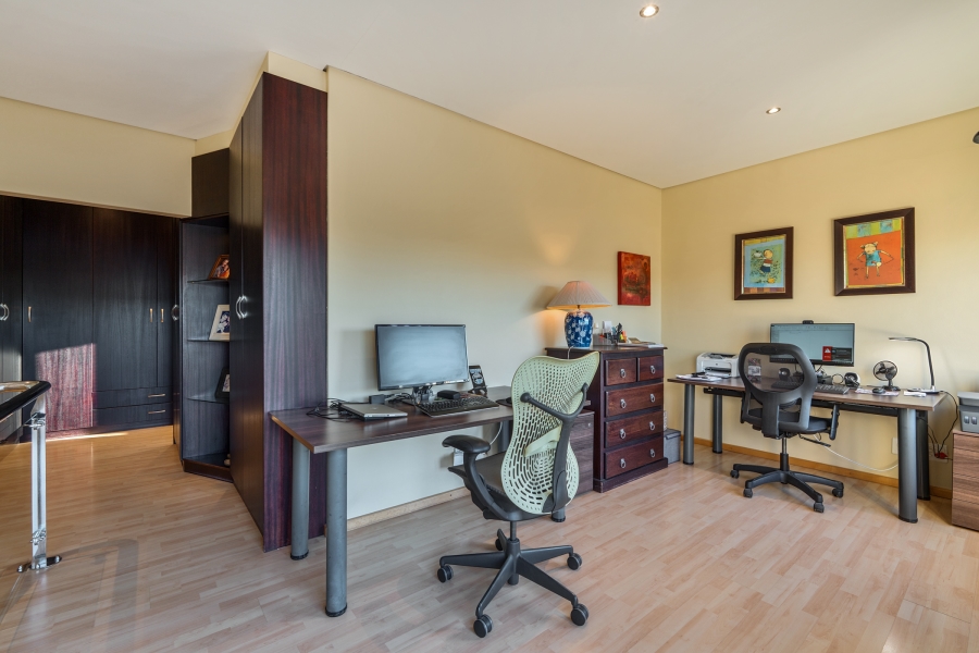 5 Bedroom Property for Sale in Sunset Links Western Cape